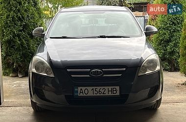 Хэтчбек Kia Ceed 2007 в Хусте