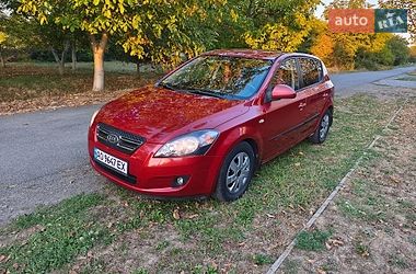 Хэтчбек Kia Ceed 2008 в Ужгороде