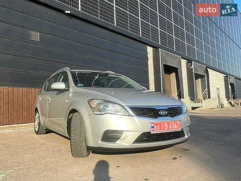 Універсал Kia Ceed 2011 в Луцьку