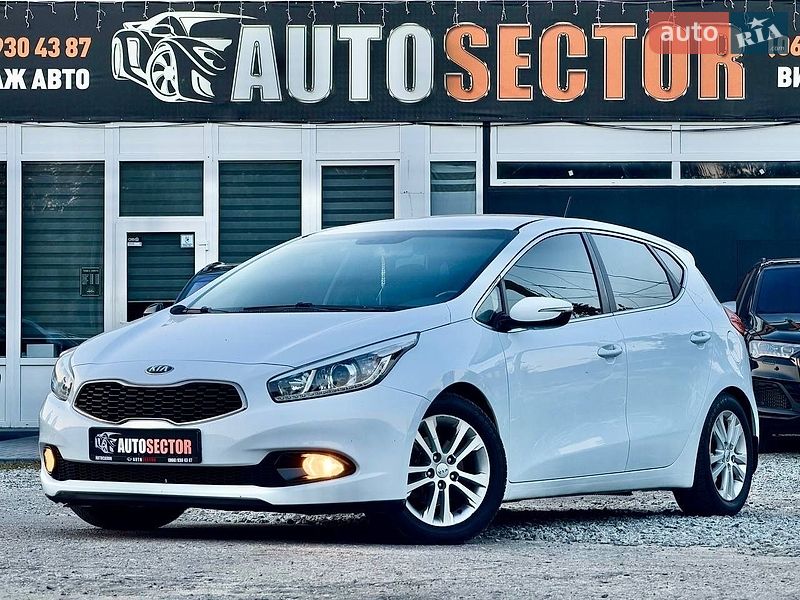 Хэтчбек Kia Ceed 2012 в Харькове