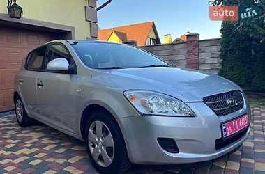 Хэтчбек Kia Ceed 2008 в Луцке