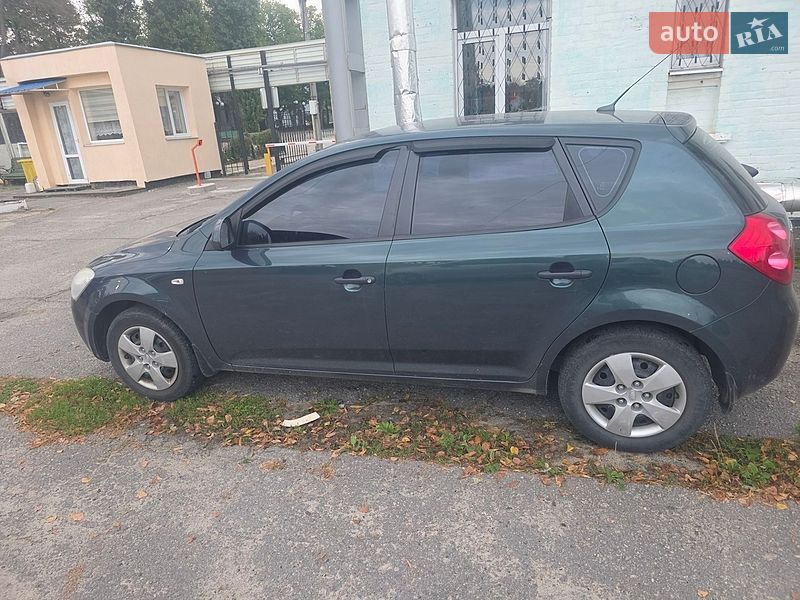 Хэтчбек Kia Ceed 2008 в Кременчуге