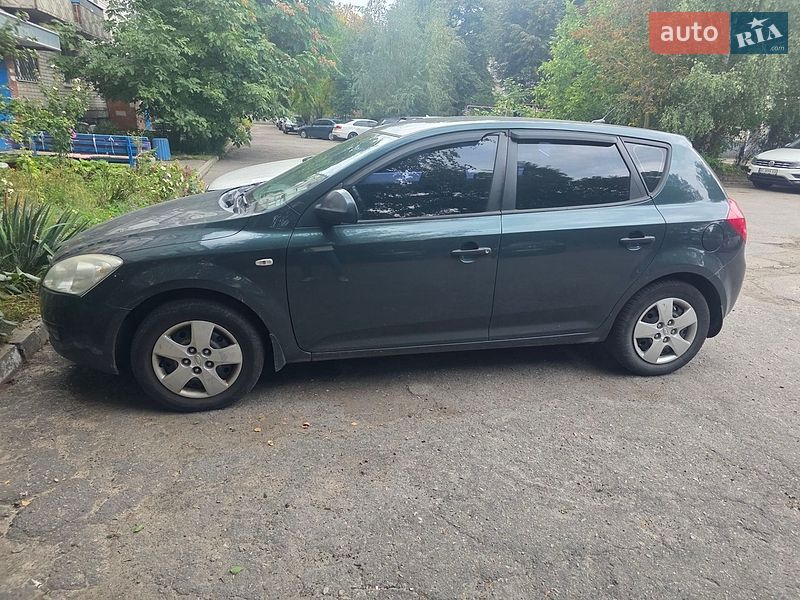 Хэтчбек Kia Ceed 2008 в Кременчуге