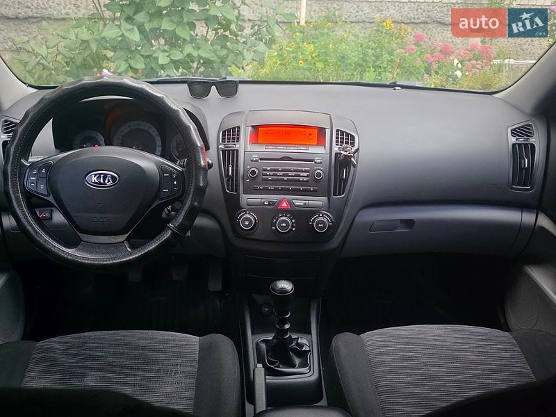 Хэтчбек Kia Ceed 2008 в Кременчуге