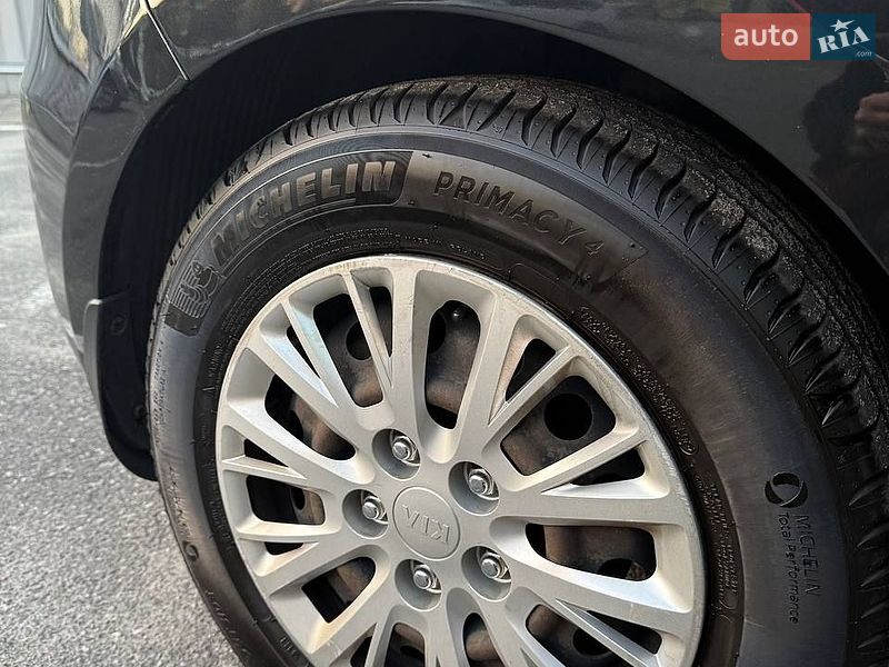 Хетчбек Kia Ceed 2016 в Києві фото 9 Хетчбек Kia Ceed 2016 в Києві