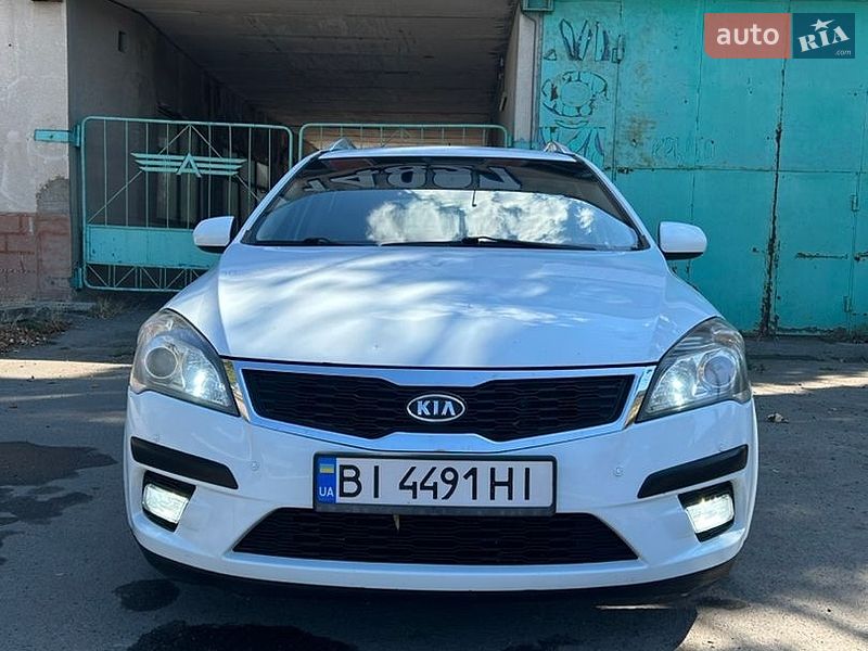 Універсал Kia Ceed 2011 в Миколаєві