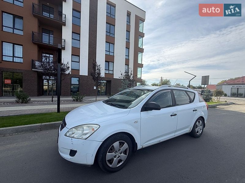 Универсал Kia Ceed 2009 в Ужгороде