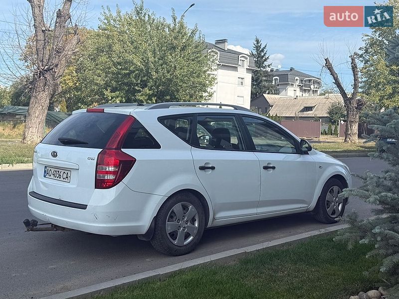 Универсал Kia Ceed 2009 в Ужгороде