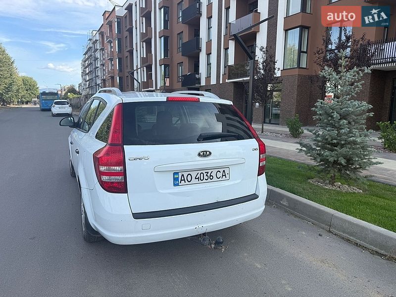 Универсал Kia Ceed 2009 в Ужгороде