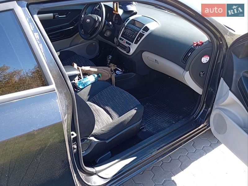Хетчбек Kia Ceed 2008 в Ніжині фото 3 Хетчбек Kia Ceed 2008 в Ніжині