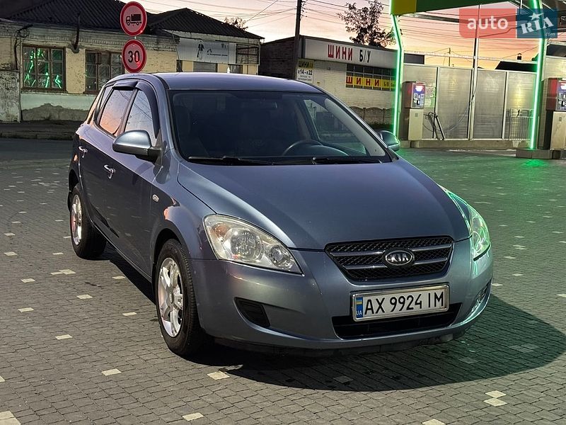 Хэтчбек Kia Ceed 2008 в Кременчуге