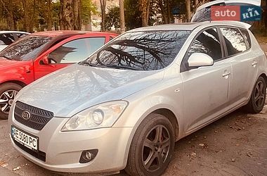 Хэтчбек Kia Ceed 2007 в Кривом Роге