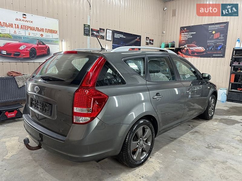 Универсал Kia Ceed 2010 в Луцке