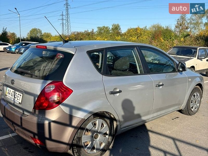 Хэтчбек Kia Ceed 2008 в Киеве