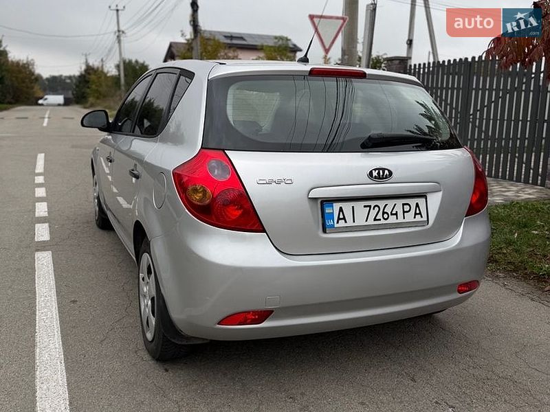 Хэтчбек Kia Ceed 2008 в Киеве