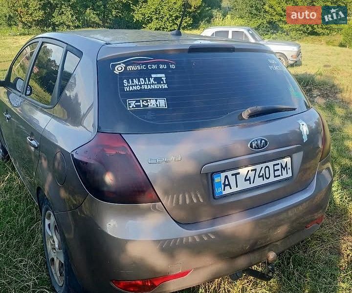 Хэтчбек Kia Ceed 2009 в Тлумаче