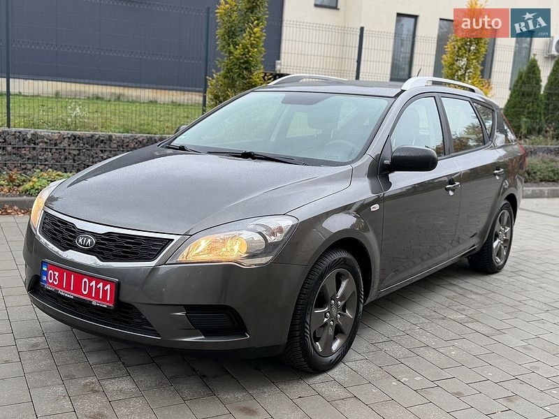 Универсал Kia Ceed 2010 в Луцке