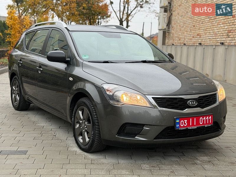 Универсал Kia Ceed 2010 в Луцке