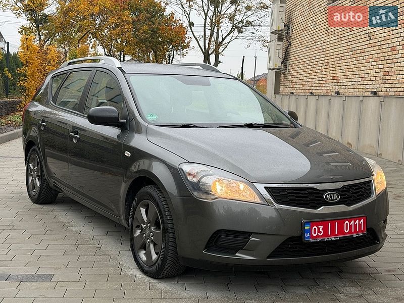 Универсал Kia Ceed 2010 в Луцке