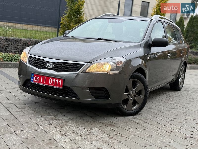 Универсал Kia Ceed 2010 в Луцке