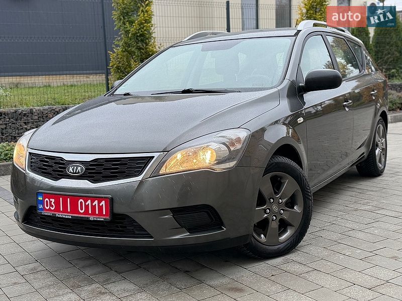 Универсал Kia Ceed 2010 в Луцке