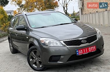 Универсал Kia Ceed 2010 в Луцке