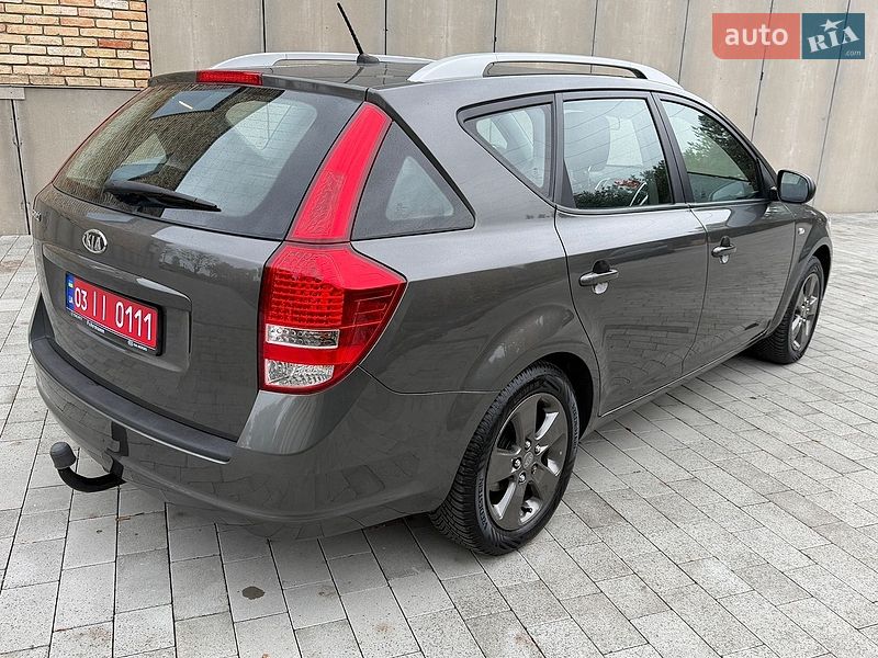 Универсал Kia Ceed 2010 в Луцке