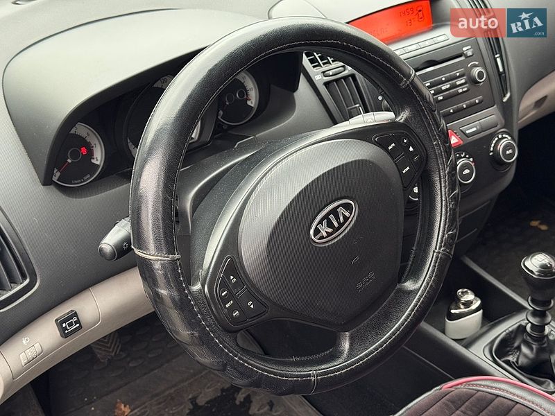 Хэтчбек Kia Ceed 2008 в Киеве фото 12 Хэтчбек Kia Ceed 2008 в Киеве