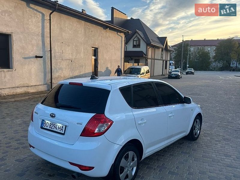 Хэтчбек Kia Ceed 2011 в Тернополе