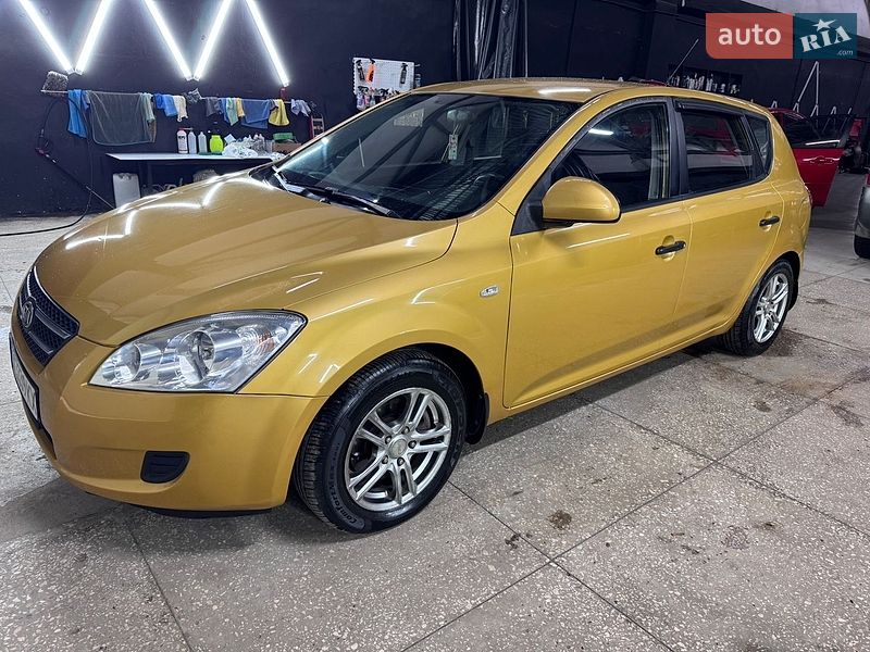 Хэтчбек Kia Ceed 2008 в Харькове