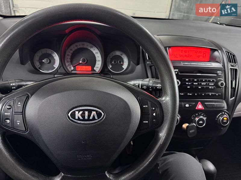 Хэтчбек Kia Ceed 2008 в Харькове