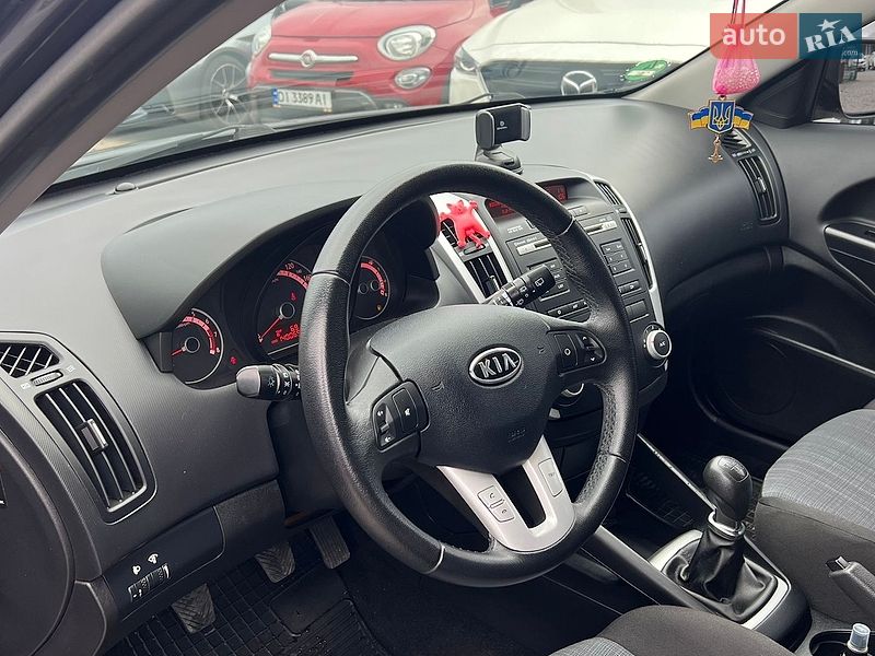 Хетчбек Kia Ceed 2012 в Полтаві