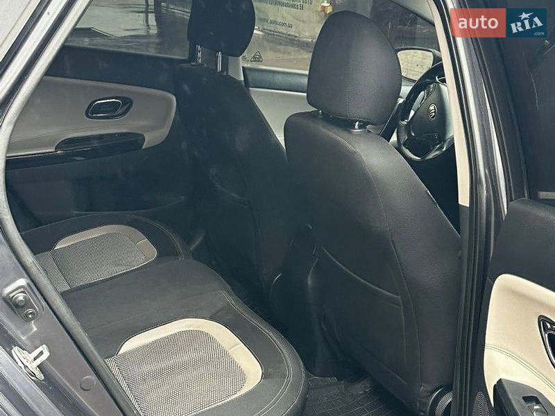 Хетчбек Kia Ceed 2012 в Чорткові