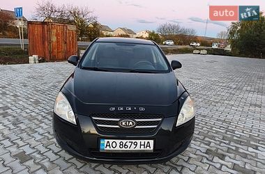 Хэтчбек Kia Ceed 2008 в Ужгороде