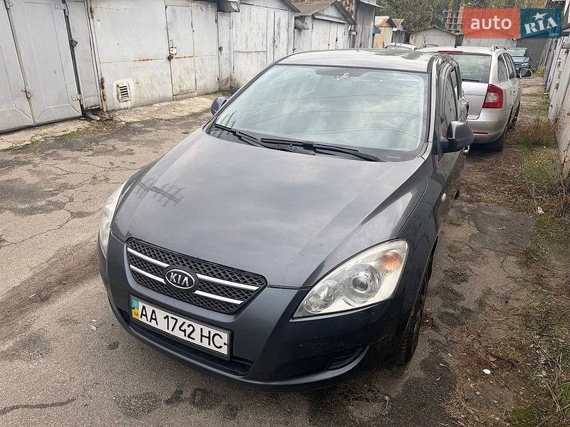 Хэтчбек Kia Ceed 2008 в Киеве