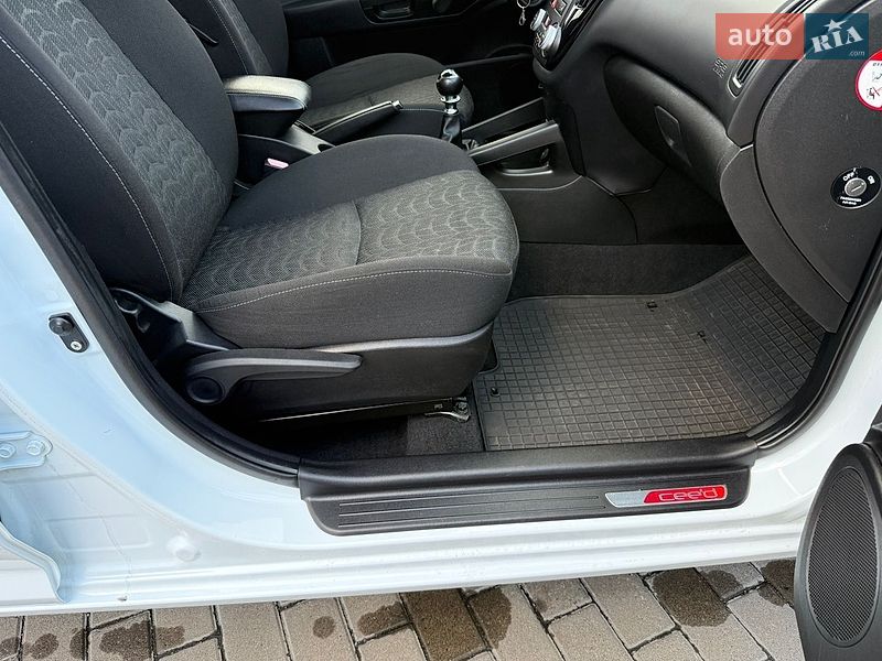 Универсал Kia Ceed 2011 в Виннице