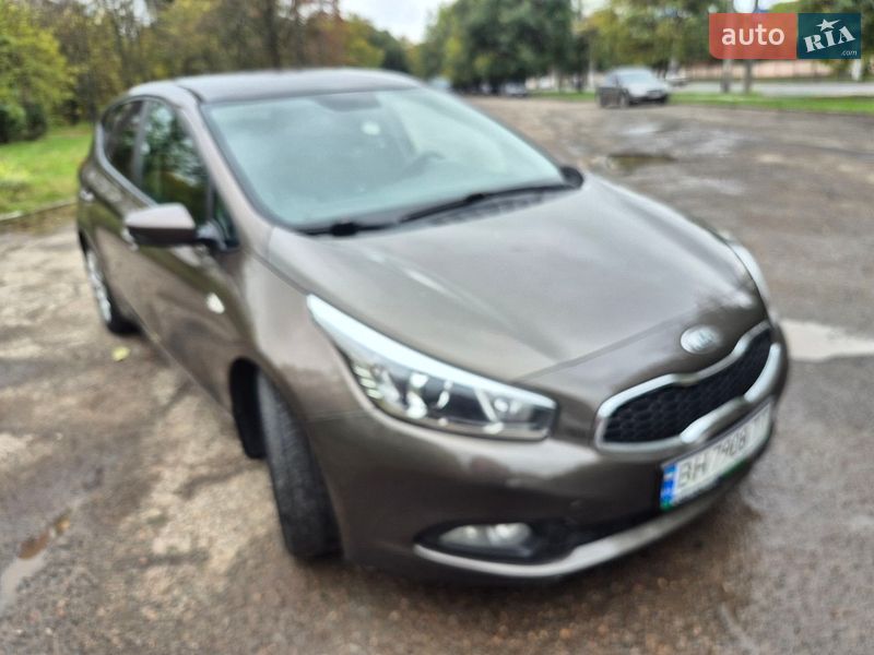 Хэтчбек Kia Ceed 2012 в Одессе