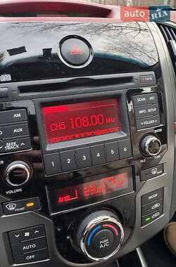 Купе Kia Cerato Koup 2011 в 