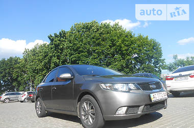 Седан Kia Cerato 2010 в Луцке