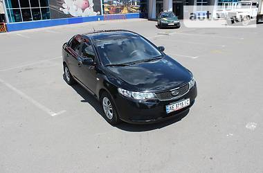 Седан Kia Cerato 2009 в Кривом Роге