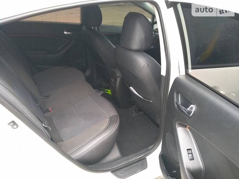 Седан Kia Cerato 2013 в Вознесенську