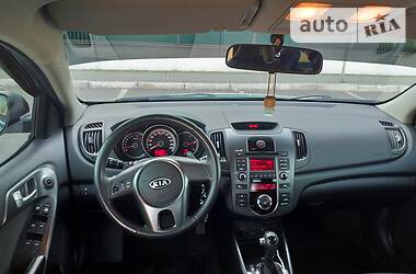 Седан Kia Cerato 2011 в 