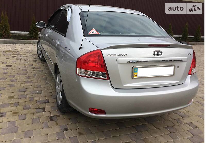 Седан Kia Cerato 2007 в Чорткові
