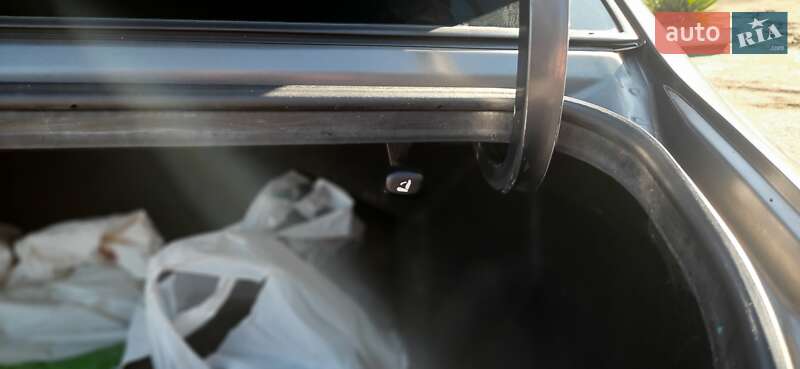 Седан Kia Cerato 2005 в Ужгороде