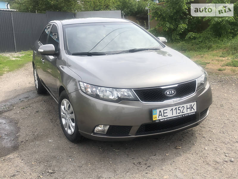 Kia cerato 2009 года