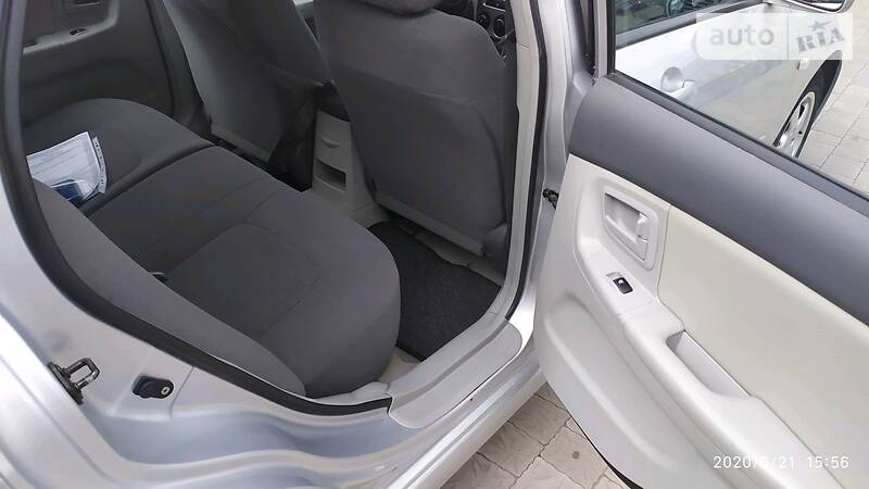 Хетчбек Kia Cerato 2006 в Дубні