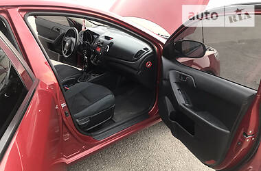 Седан Kia Cerato 2010 в 