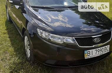 Седан Kia Cerato 2009 в Ромнах