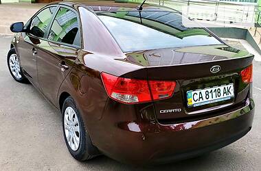 Седан Kia Cerato 2010 в Києві