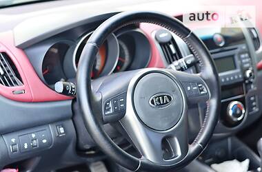 Купе Kia Cerato 2010 в 